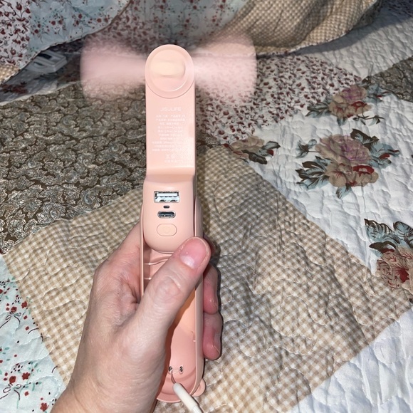NWT Multifunction Foldable Mini Fan, Flashlight & Power Bank w/ USB Charging - Picture 5 of 7